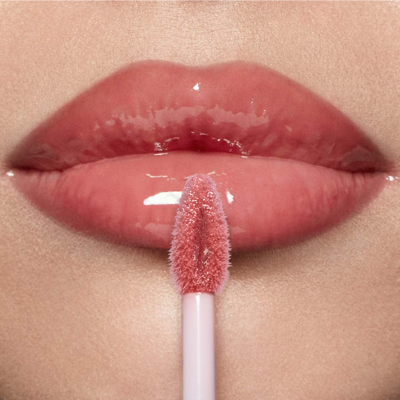 Hyaluronic Lip Gloss – Moisturizing Shine for Smooth, Lasting Wear - Image 6